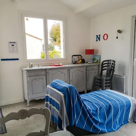 Feriehus Maison Renovee A Barbatre, Proche Pour 6 Personnes, Jardin Et Terrasse - Fr-1-823-78